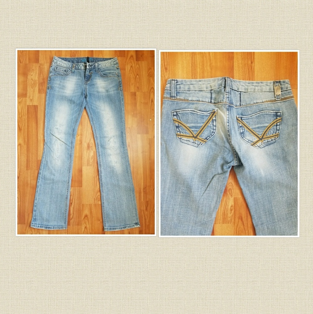 Kitson distressed bootcut jeans 28 euc